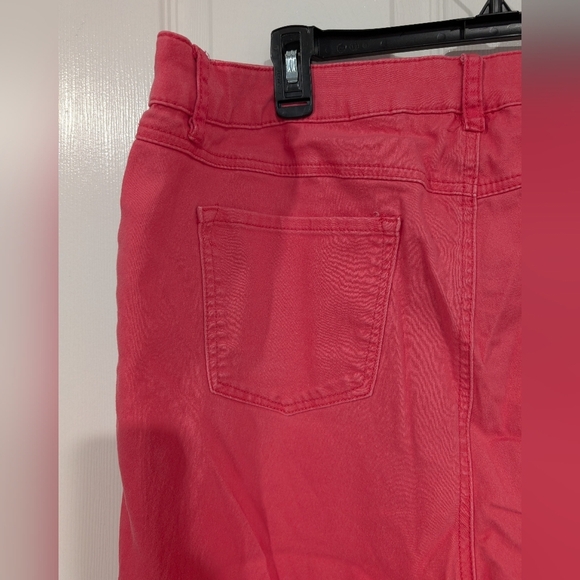 D. Jeans Coral Pink Capri Pant in Size 18W - Picture 7 of 11